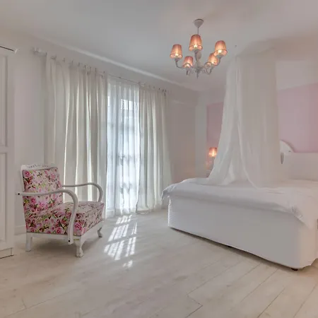 Erendira - Special Category מלון